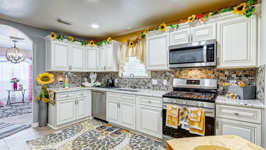 Spring 2-story, 3-bed 2502 Gwenfair Drive-idx