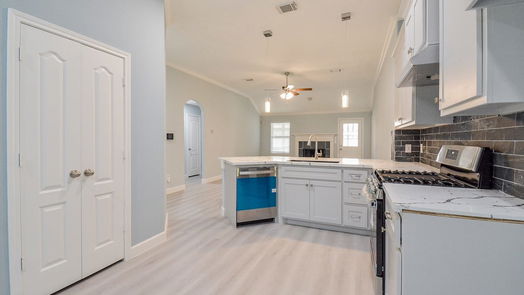 Spring 1-story, 3-bed 25142 Pepper Ridge Lane-idx