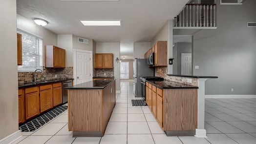 Spring 2-story, 4-bed 24015 Spring Oak Drive-idx