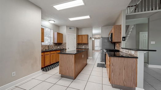 Spring 2-story, 4-bed 24015 Spring Oak Drive-idx