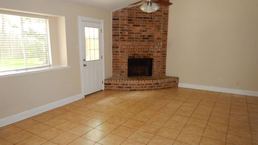 Spring 1-story, 3-bed 25318 Pepper Ridge Lane-idx
