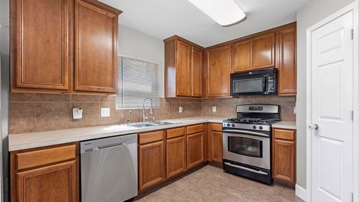 Tomball 2-story, 3-bed 20110 Glacier Falls Drive-idx
