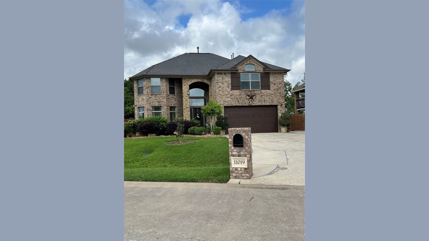 Tomball 2-story, 5-bed 11019 S Country Club Green Drive Drive-idx