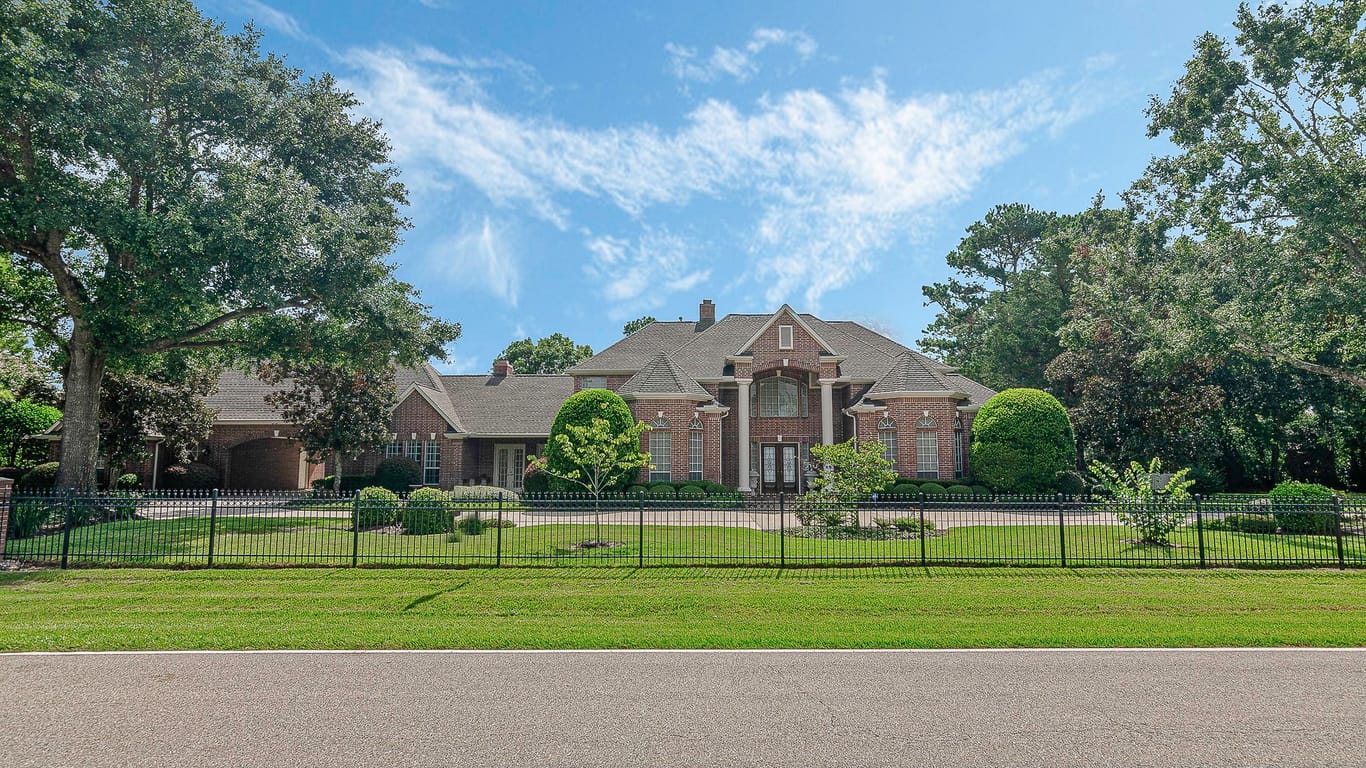 Tomball 2-story, 5-bed 22222 Holly Creek Trail-idx