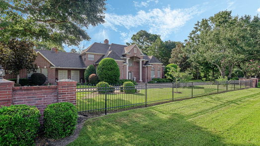 Tomball 2-story, 5-bed 22222 Holly Creek Trail-idx