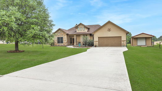 Willis 2-story, 4-bed 11457 Oak Springs Drive-idx