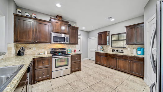 Willis 2-story, 4-bed 11457 Oak Springs Drive-idx