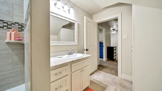 Willis 2-story, 4-bed 11457 Oak Springs Drive-idx