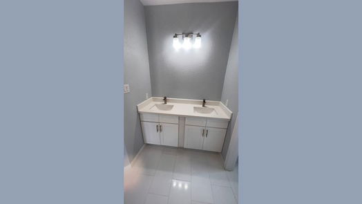 Spring 2-story, 3-bed 17501 Deer Creek Drive-idx