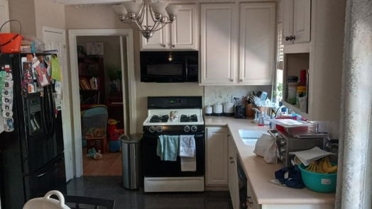 Spring 2-story, 3-bed 9226 Palm Shores Drive-idx