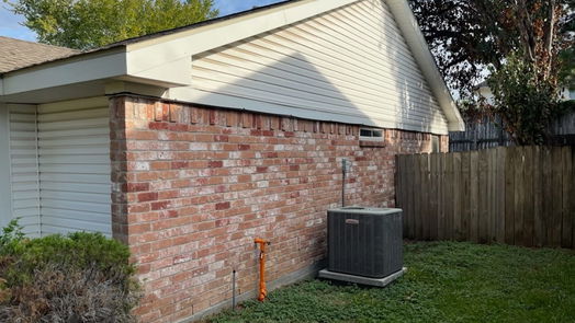 Spring 1-story, 3-bed 7411 Creekfield Drive-idx