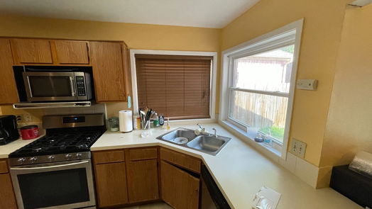 Spring 1-story, 3-bed 7411 Creekfield Drive-idx