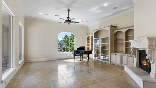 Spring 2-story, 4-bed 11 Lake Sterling Gate Drive-idx