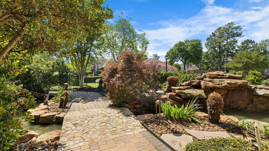 Spring 2-story, 4-bed 11 Lake Sterling Gate Drive-idx