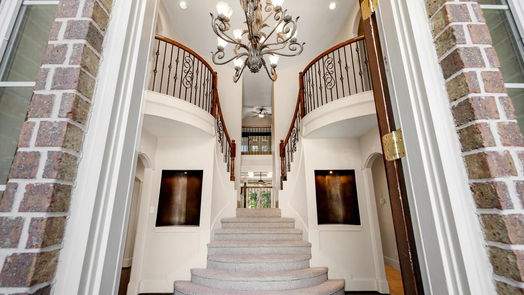 Spring 2-story, 4-bed 18925 Mountain Spring Drive-idx