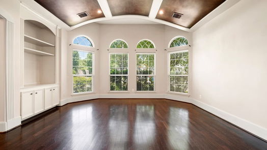 Spring 2-story, 4-bed 18925 Mountain Spring Drive-idx