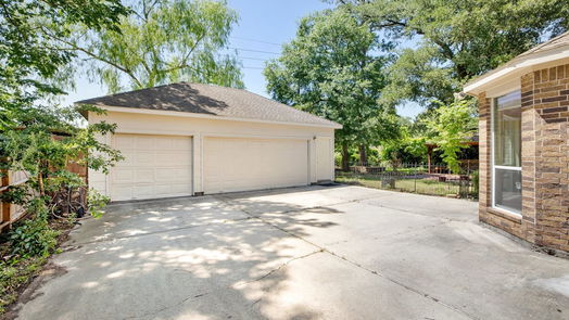 Spring 2-story, 4-bed 18925 Mountain Spring Drive-idx