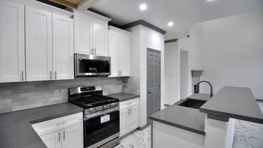 Spring 2-story, 4-bed 5511 Upland Brook Lane-idx