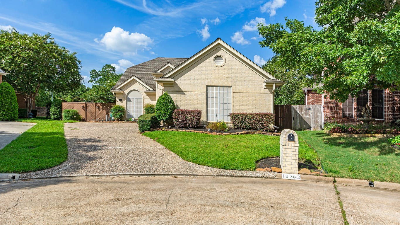 Spring 2-story, 3-bed 16702 Manningtree Lane-idx