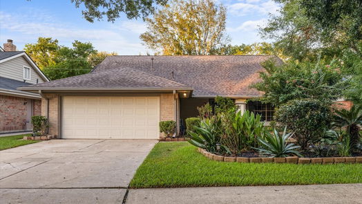 Spring 2-story, 3-bed 18506 Islandbreeze Drive-idx