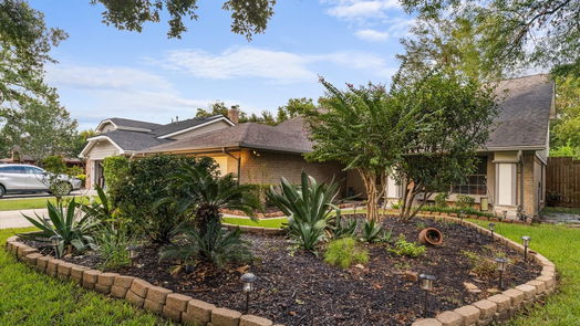 Spring 2-story, 3-bed 18506 Islandbreeze Drive-idx