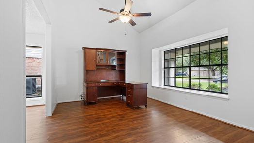 Spring 2-story, 3-bed 18506 Islandbreeze Drive-idx