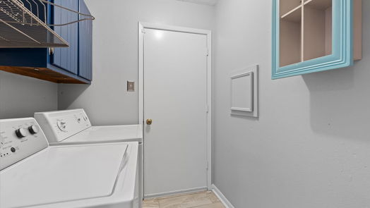 Spring 2-story, 3-bed 18506 Islandbreeze Drive-idx