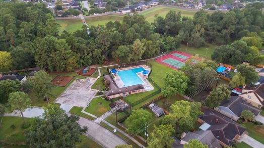 Spring 2-story, 3-bed 18506 Islandbreeze Drive-idx