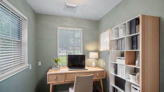 Spring null-story, 4-bed 6910 Worcester Drive-idx