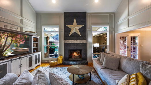 Spring 2-story, 5-bed 16119 Maplehurst Drive-idx