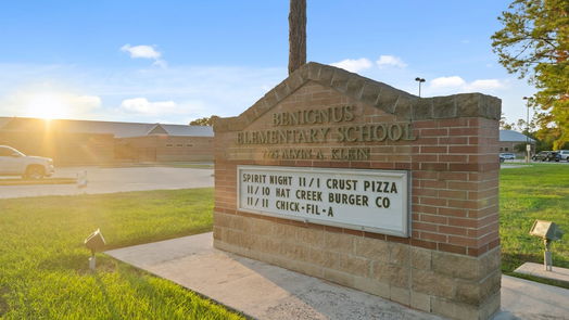 Spring 2-story, 4-bed 6810 Laurel Maple Court-idx