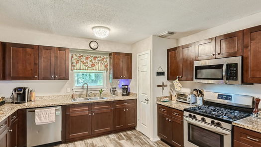 Spring 1-story, 3-bed 3211 Kentwood Drive-idx