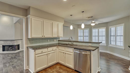 The Woodlands 2-story, 3-bed 22 Fairway Oaks Place-idx