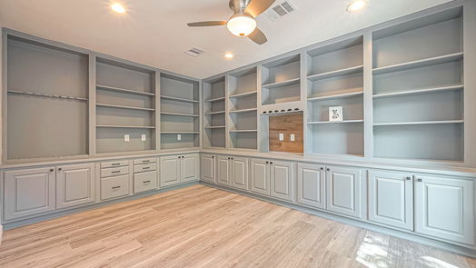 The Woodlands 2-story, 5-bed 66 Lazy Lane-idx