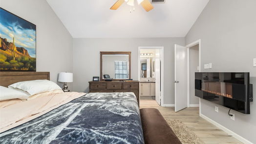 Spring 1-story, 4-bed 118 E Mistybreeze Circle-idx