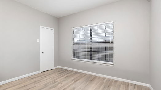 Spring 1-story, 4-bed 118 E Mistybreeze Circle-idx