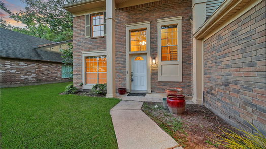 Spring 2-story, 4-bed 15 Cottage Grove Place-idx
