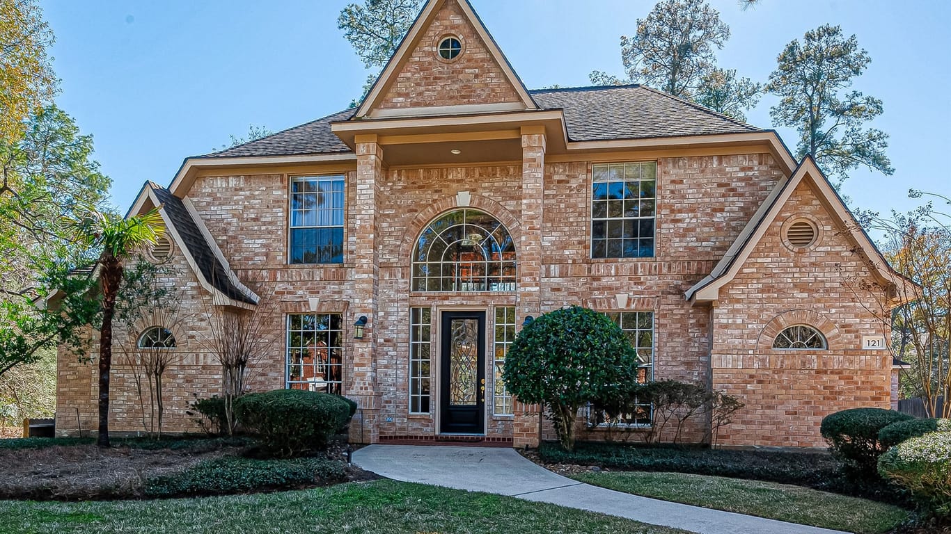 The Woodlands 2-story, 4-bed 121 W Shadowpoint Circle-idx
