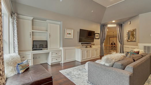 The Woodlands 2-story, 5-bed 11 N Heritage Hill Circle-idx