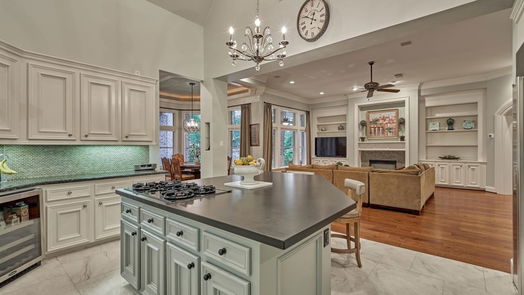 The Woodlands 2-story, 5-bed 11 N Heritage Hill Circle-idx