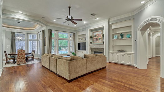 The Woodlands 2-story, 5-bed 11 N Heritage Hill Circle-idx