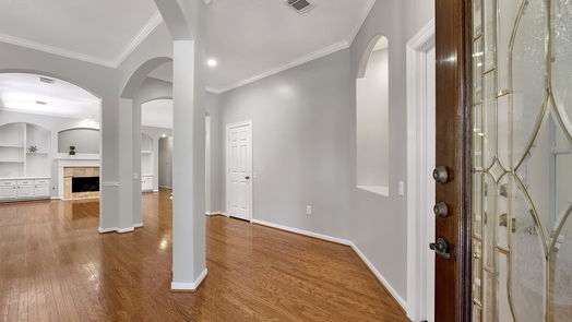 Spring 1-story, 3-bed 18 E Ardsley Square Place-idx