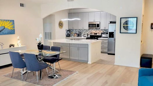 The Woodlands 1-story, 2-bed 6607 Lake Woodlands Drive 524-idx