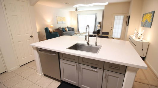 The Woodlands 1-story, 2-bed 6607 Lake Woodlands Drive 524-idx