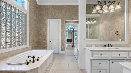 The Woodlands 2-story, 5-bed 11 Pine Lodge Place-idx