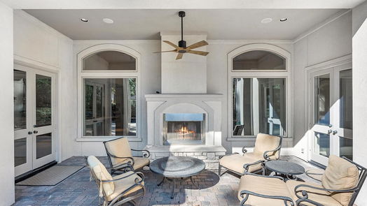 The Woodlands 2-story, 5-bed 11 Pine Lodge Place-idx