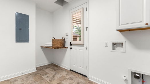 The Woodlands 2-story, 5-bed 15 N Veilwood Circle-idx