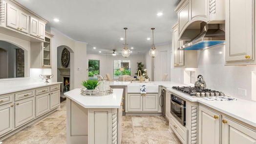 The Woodlands 2-story, 5-bed 15 N Veilwood Circle-idx