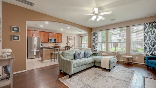 The Woodlands 2-story, 3-bed 135 Benedict Canyon Loop-idx