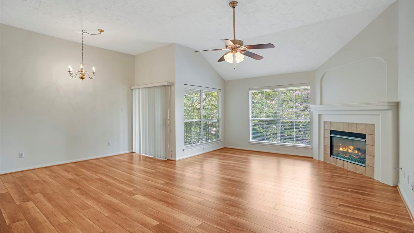 The Woodlands 1-story, 2-bed 8051 Bay Branch Drive 432-idx